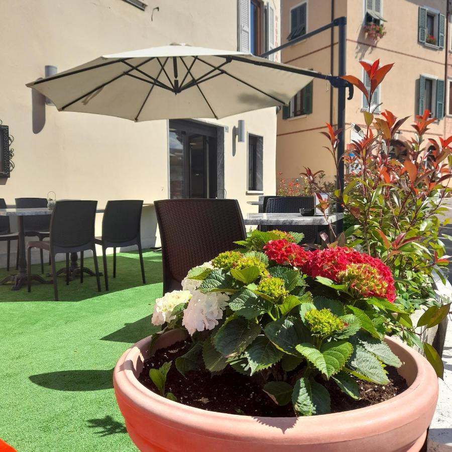 Bike Hotel Touring Gardone Riviera & Wellness Екстер'єр фото