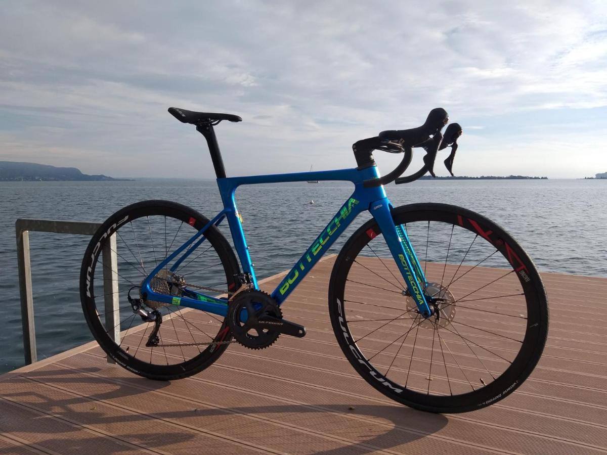 Bike Hotel Touring Gardone Riviera & Wellness Екстер'єр фото