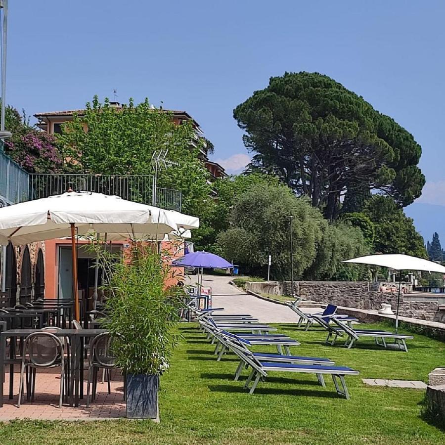 Bike Hotel Touring Gardone Riviera & Wellness Екстер'єр фото