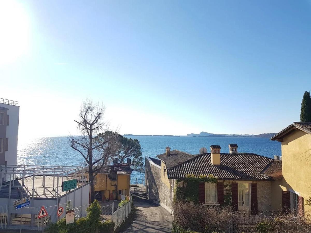 Bike Hotel Touring Gardone Riviera & Wellness Екстер'єр фото