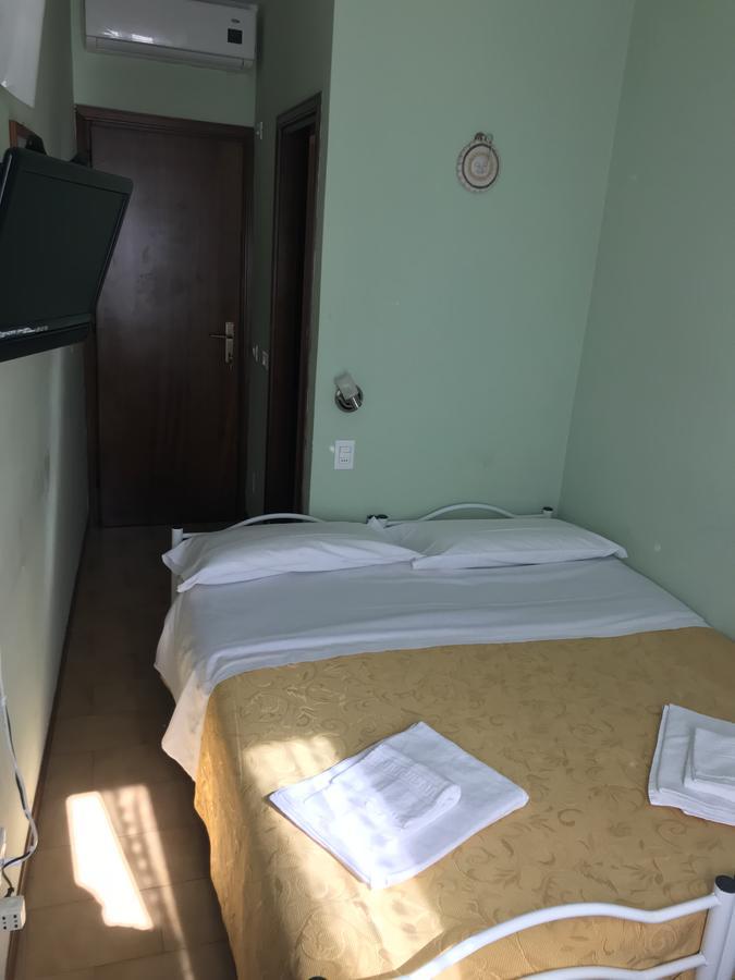 Bike Hotel Touring Gardone Riviera & Wellness Номер фото