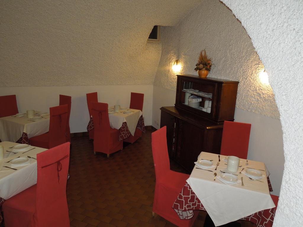 Bike Hotel Touring Gardone Riviera & Wellness Екстер'єр фото